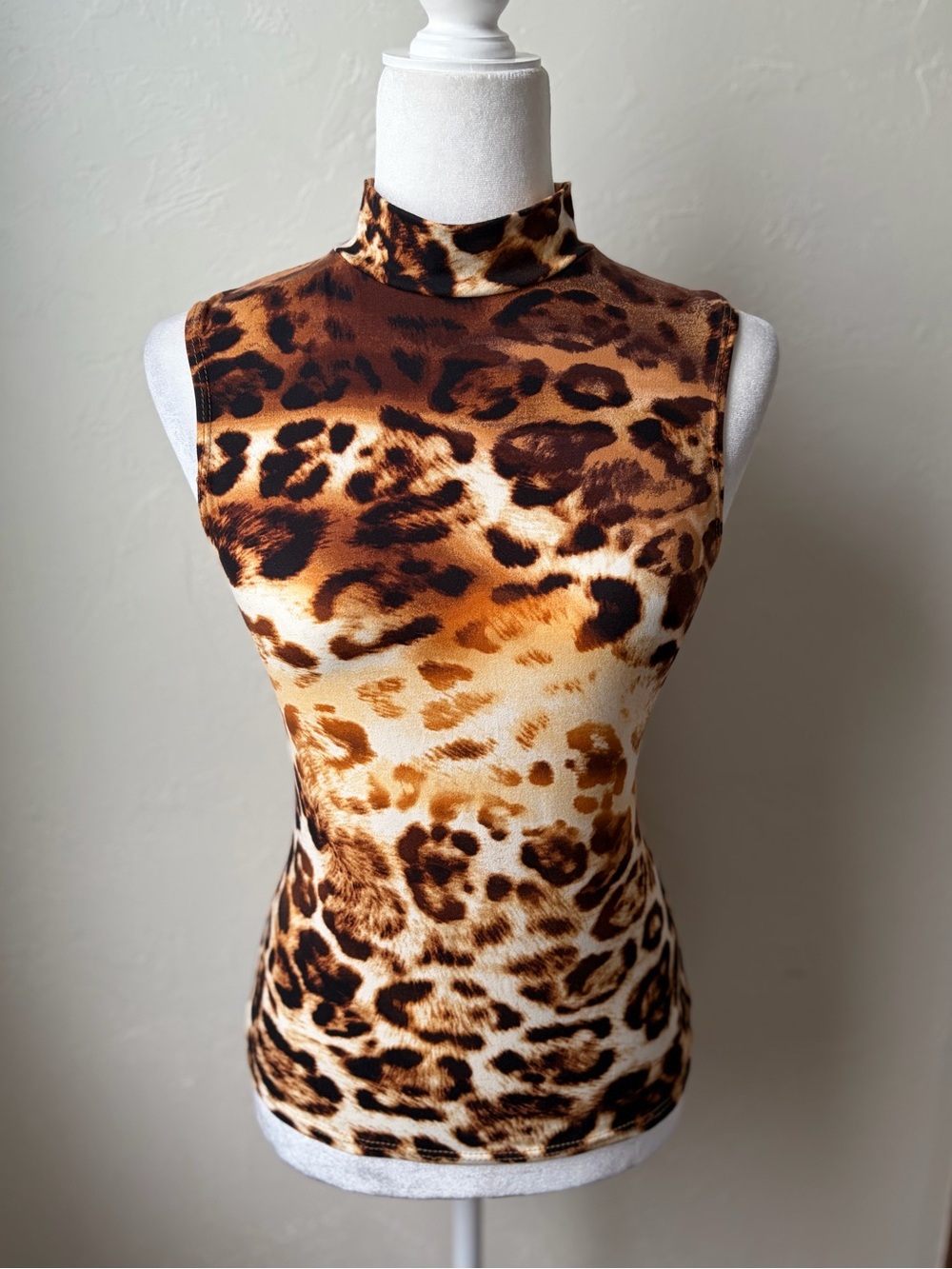 Olivia Rae Leopard Print Mock Neck Sleeveless Stretch Top Medium